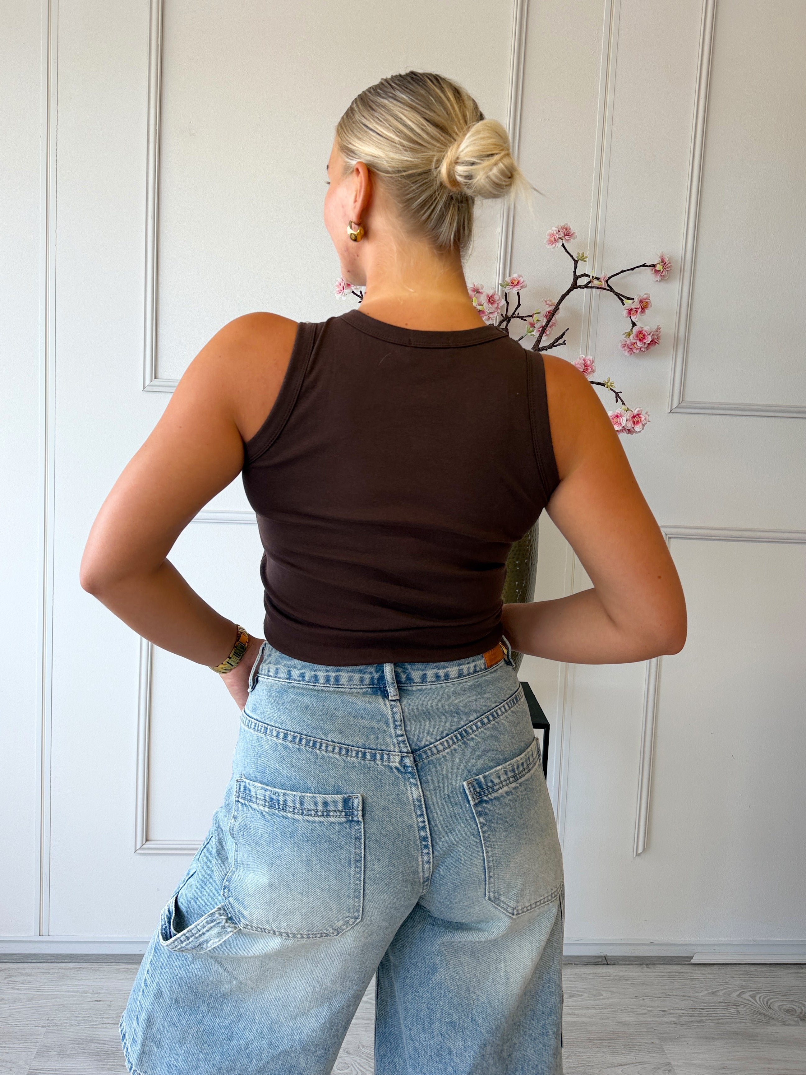 Frankie Top met Studs | Bruin