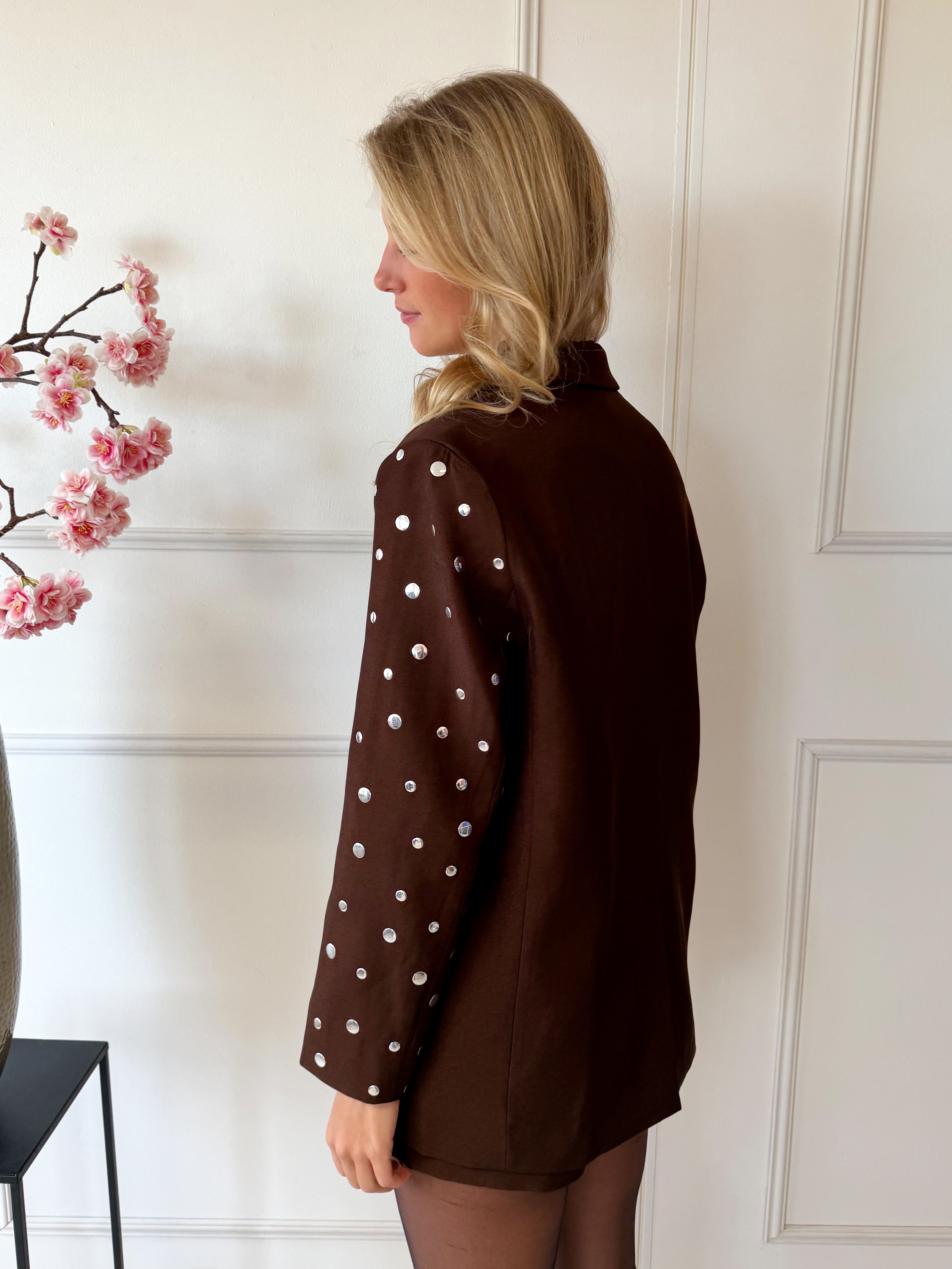 Limited Studs Blazer | Bruin