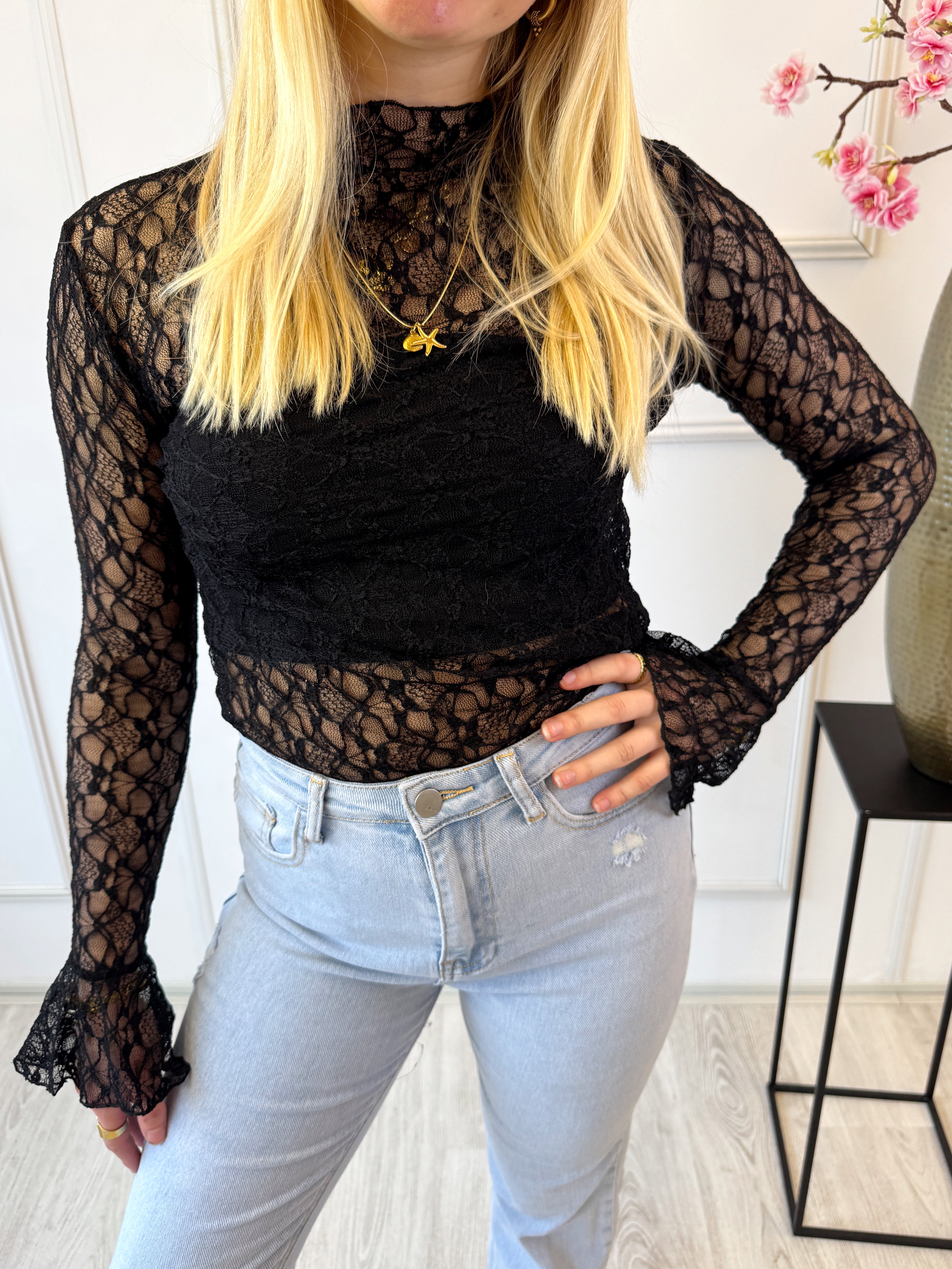 Kanten Top Flared Mouw | Zwart