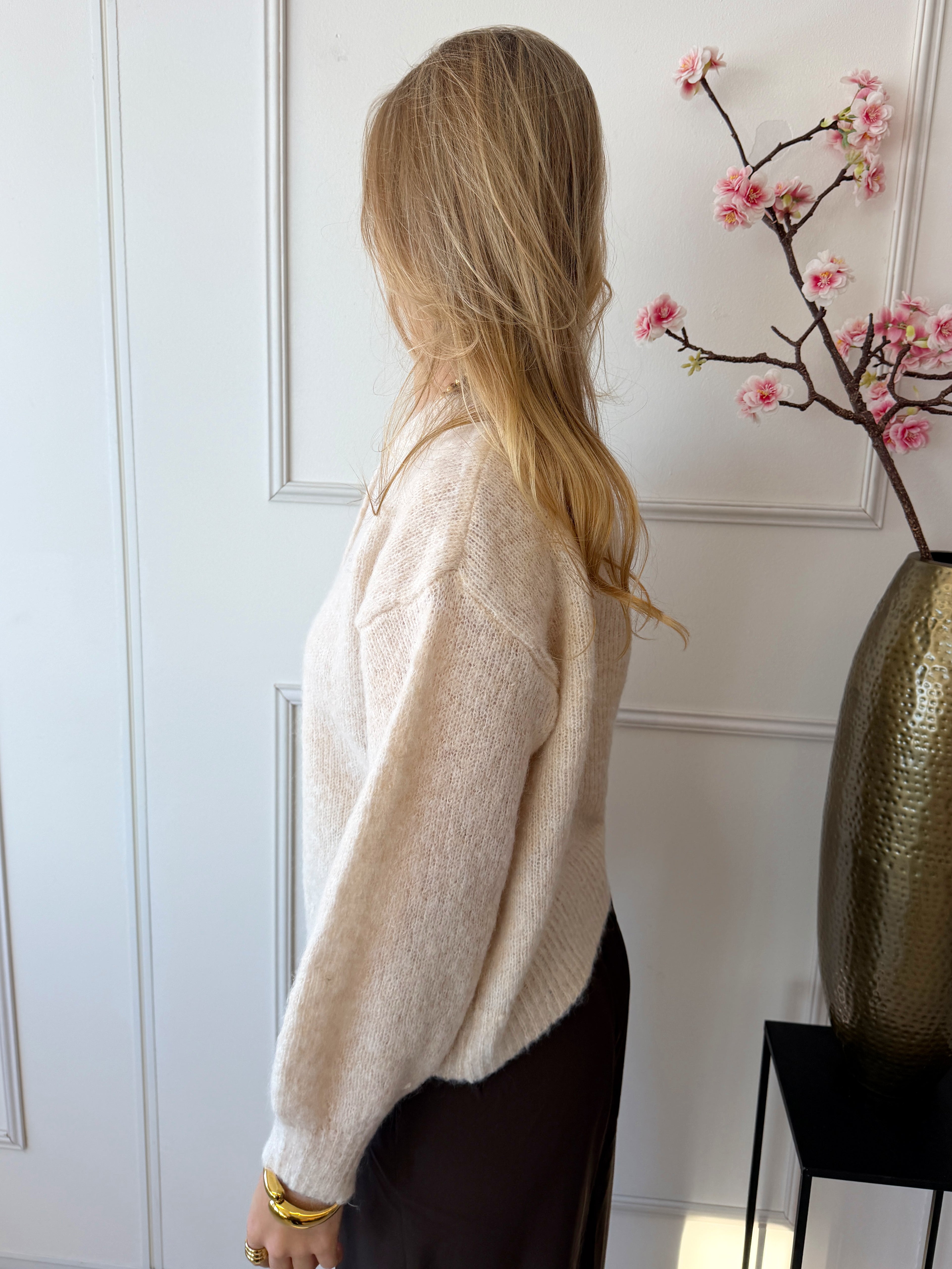 Kilky Trui met gouden knoopjes | Ecru