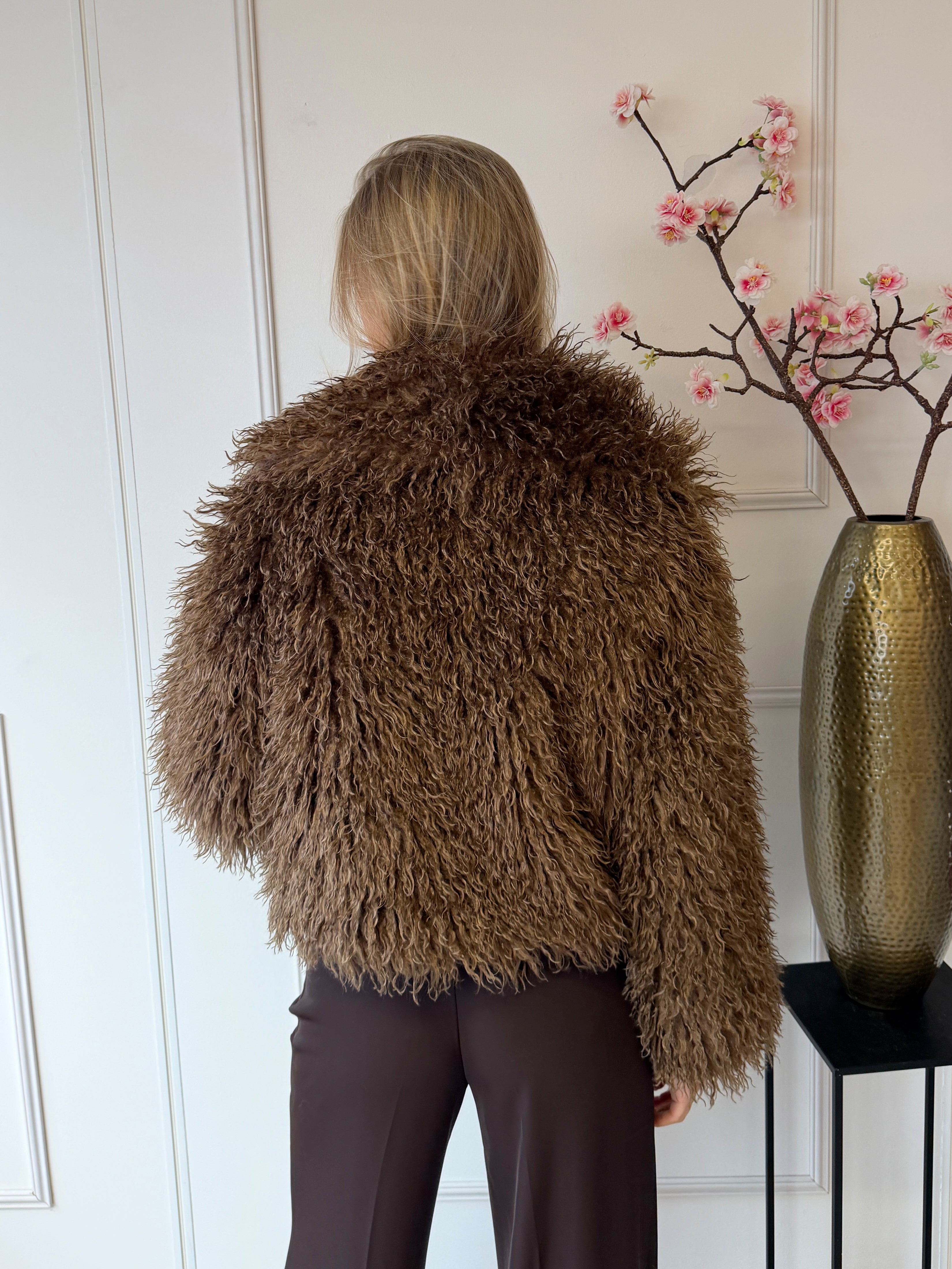 The Viral Fluffy Jas | Bruin