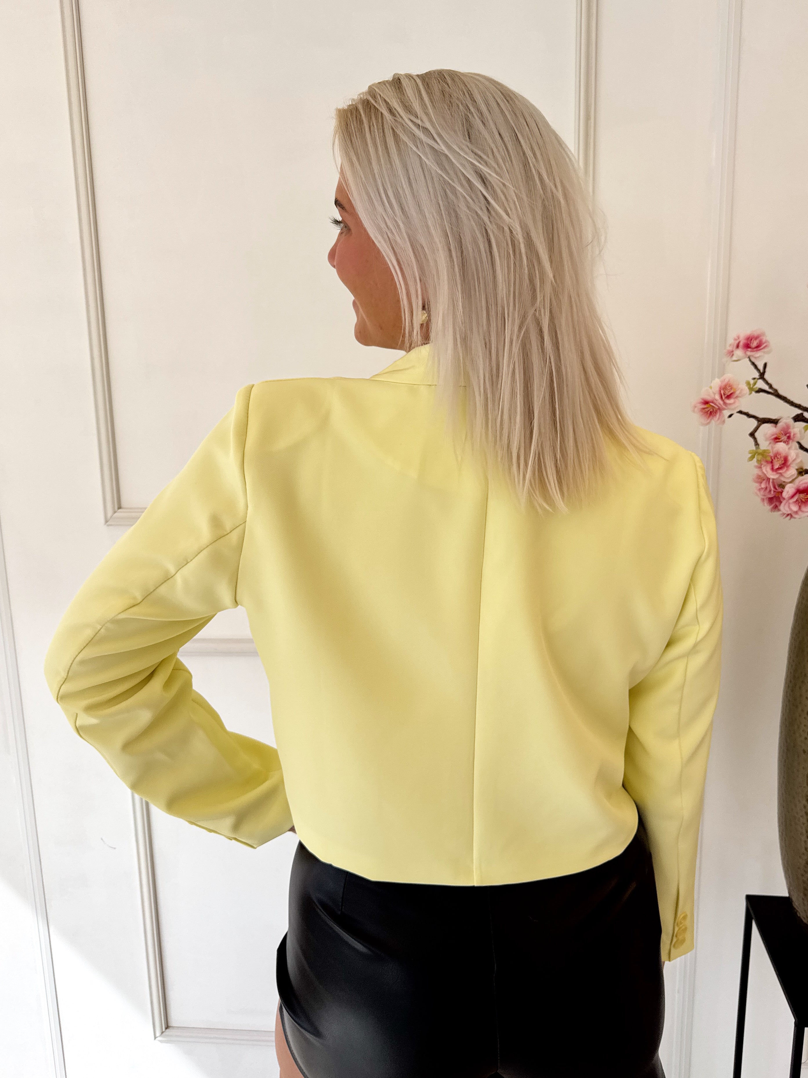 Tess Cropped Blazer | Pastel Geel