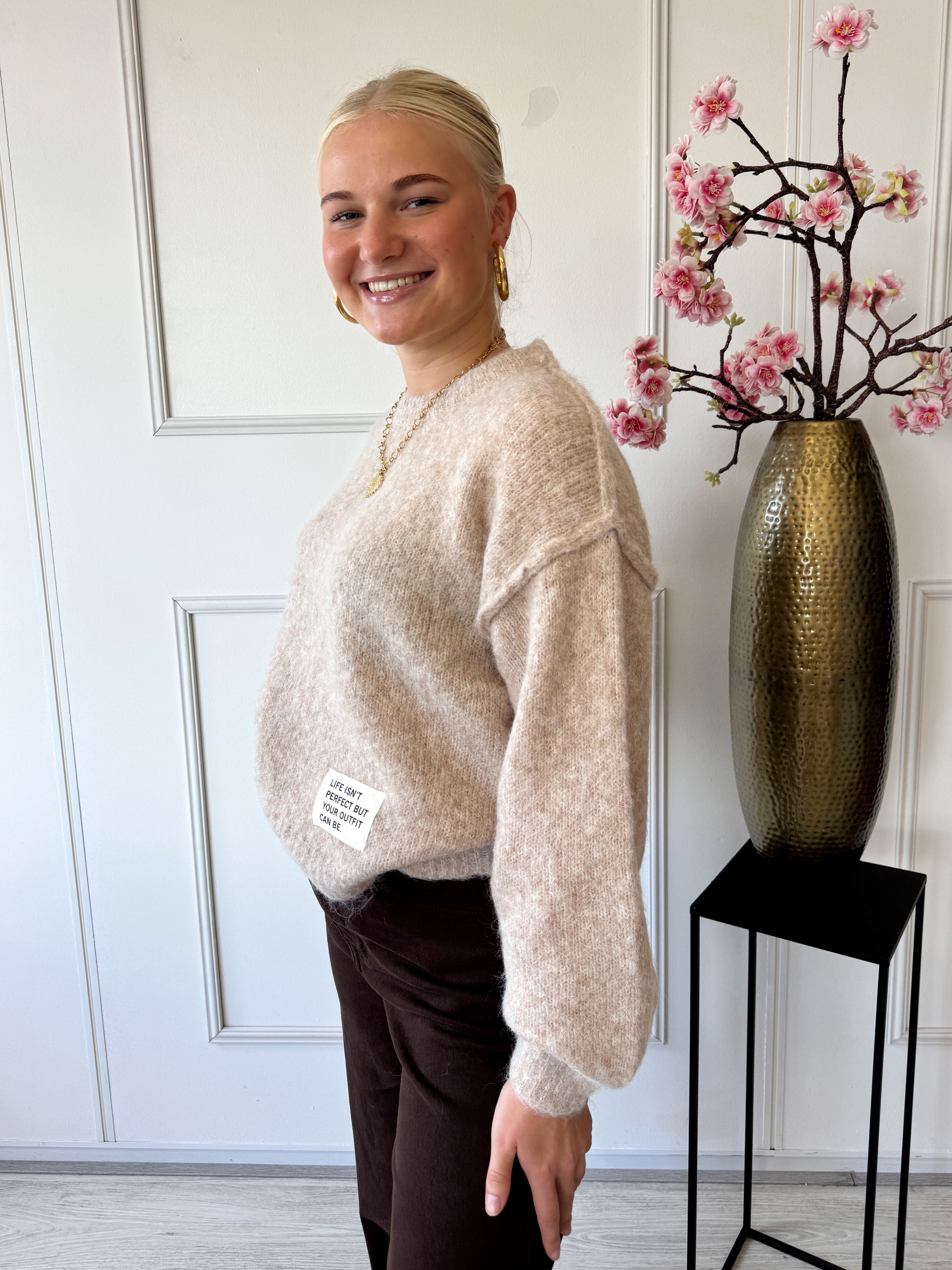 Life Isn’t Perfect Trui | Taupe