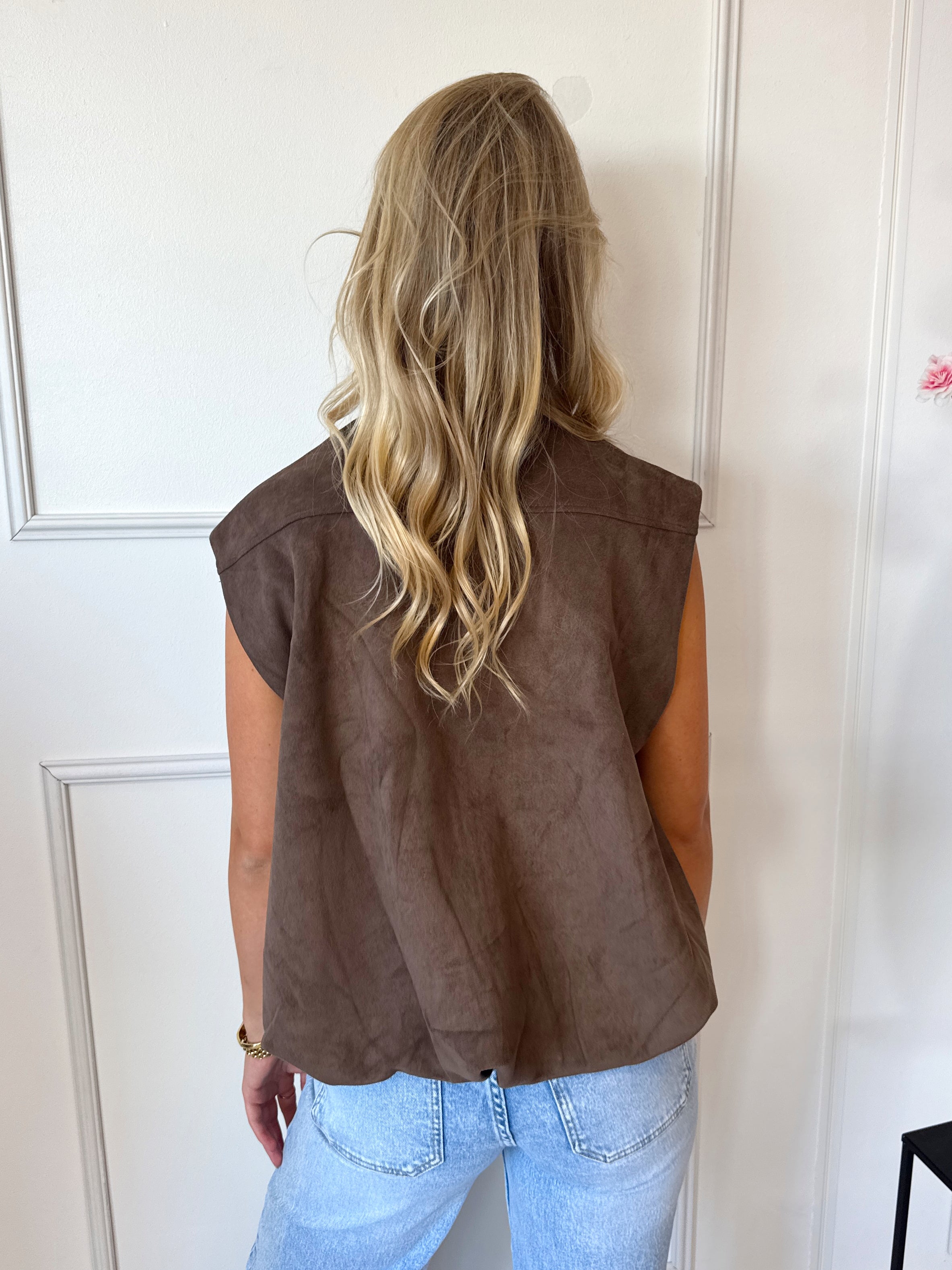 Noor Suede vest | Bruin
