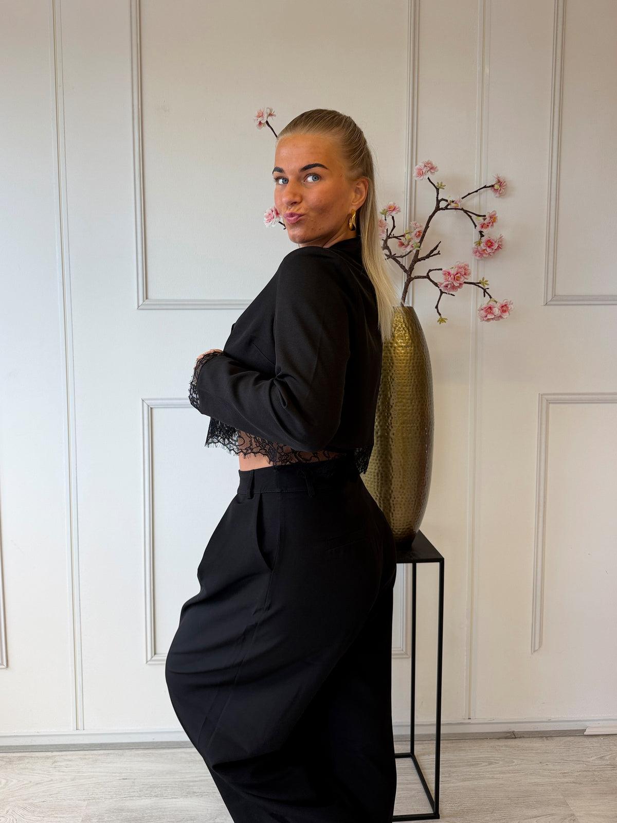 Cropped Blazer met kant | Zwart
