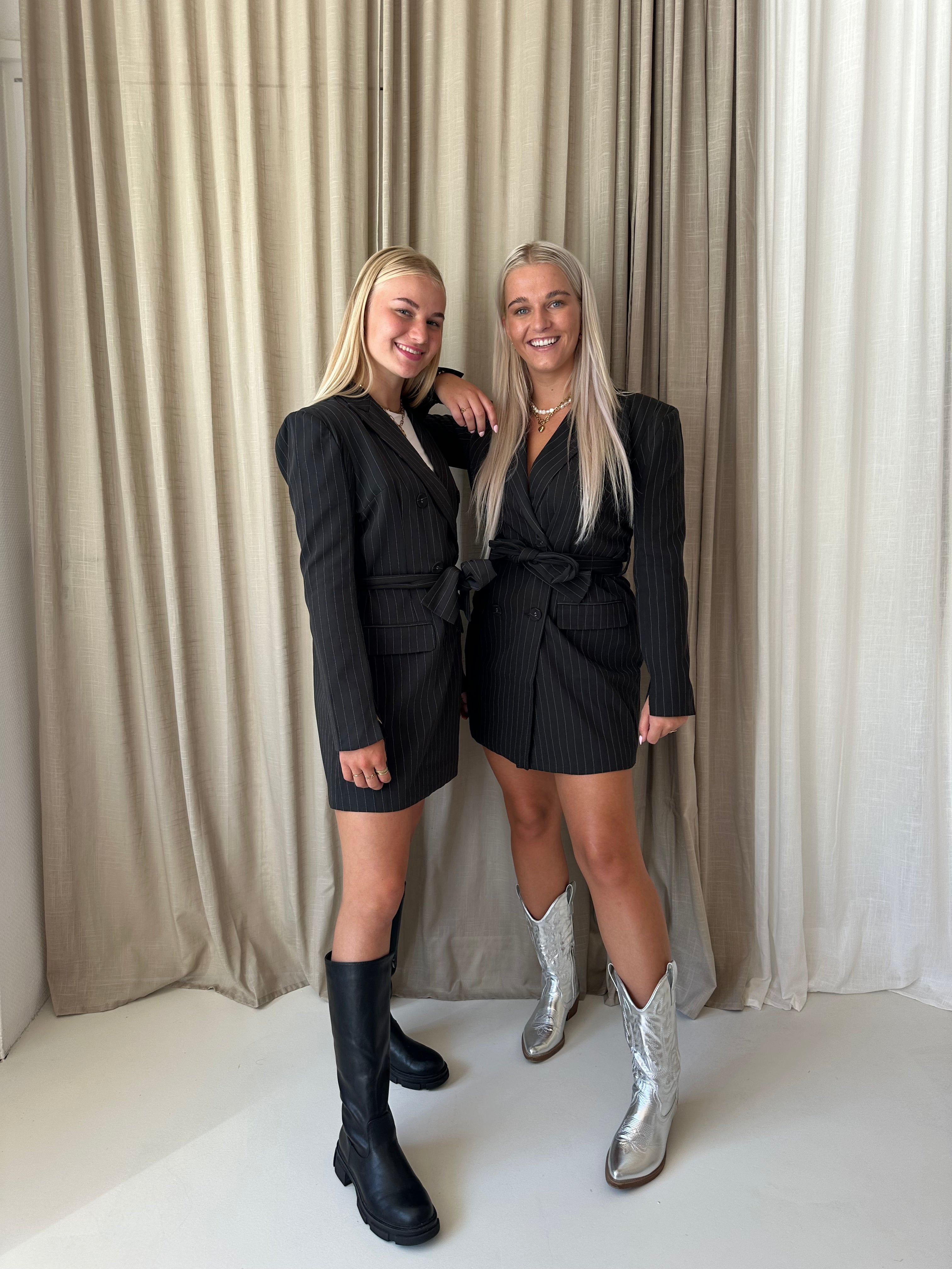 Pinstripe Blazer Jurkje | Zwart