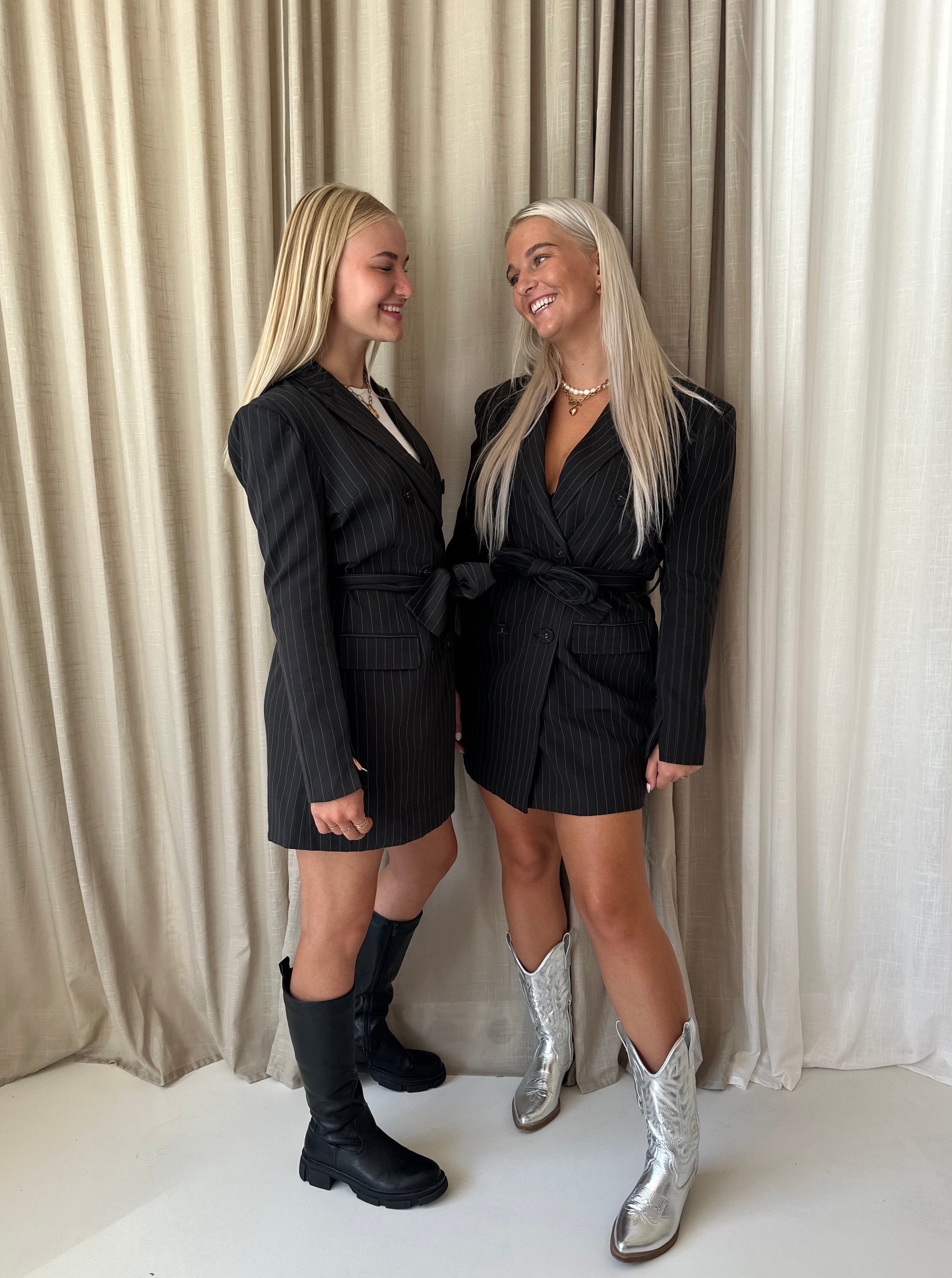 Pinstripe Blazer Jurkje | Zwart