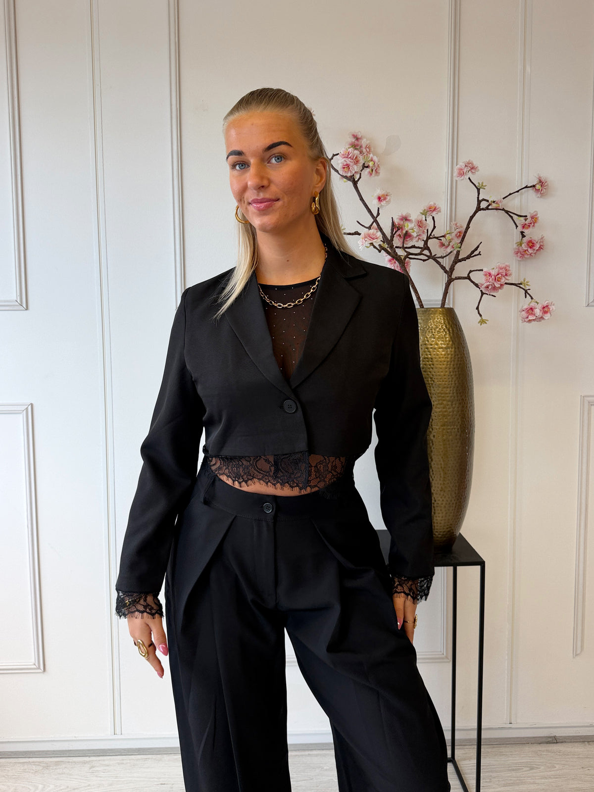 Cropped Blazer met kant | Zwart