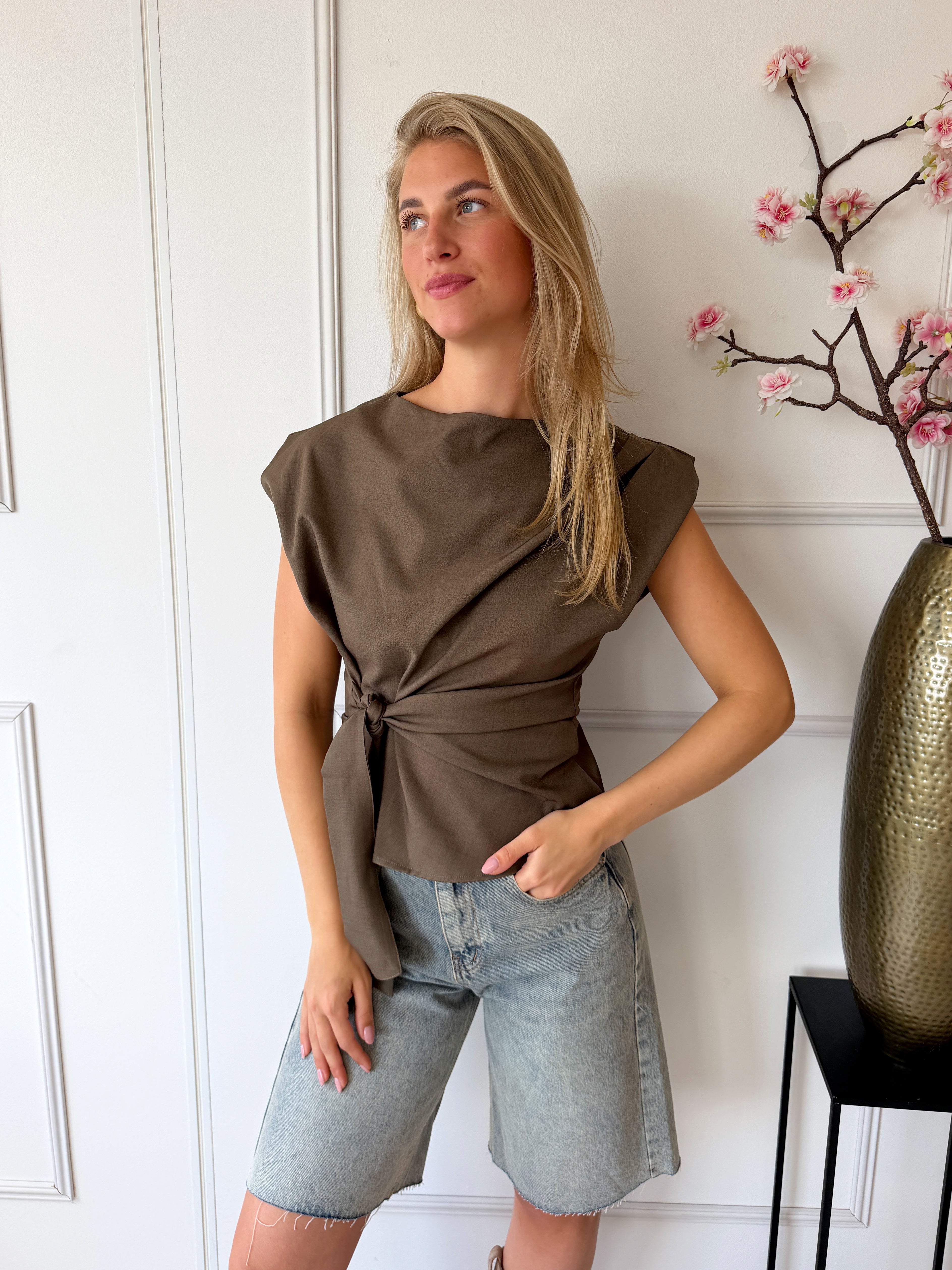 Ambika Britt Top met strik | Bruin