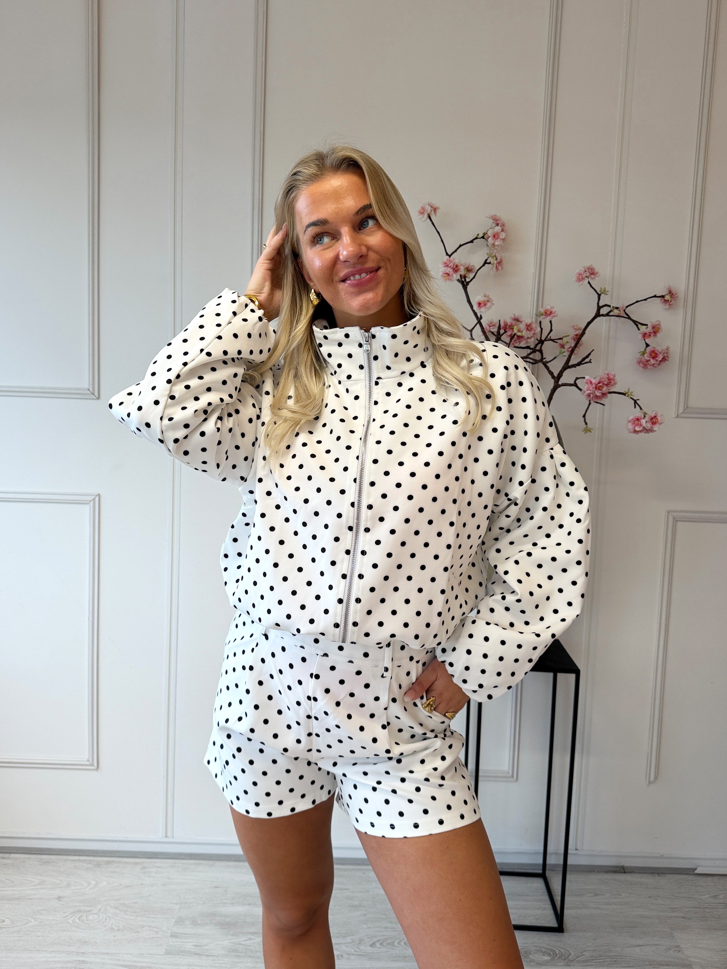 Dolly Dot Short | Wit