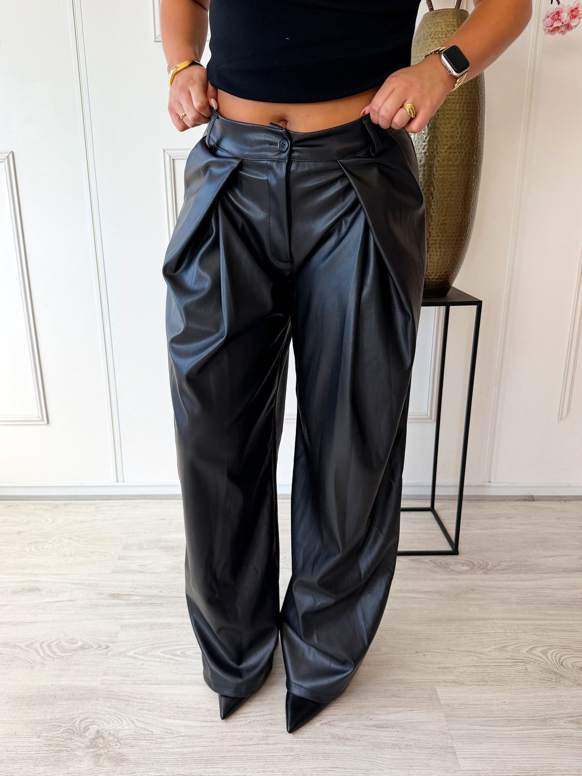 Leather look Wide leg Pants met plooien | Zwart