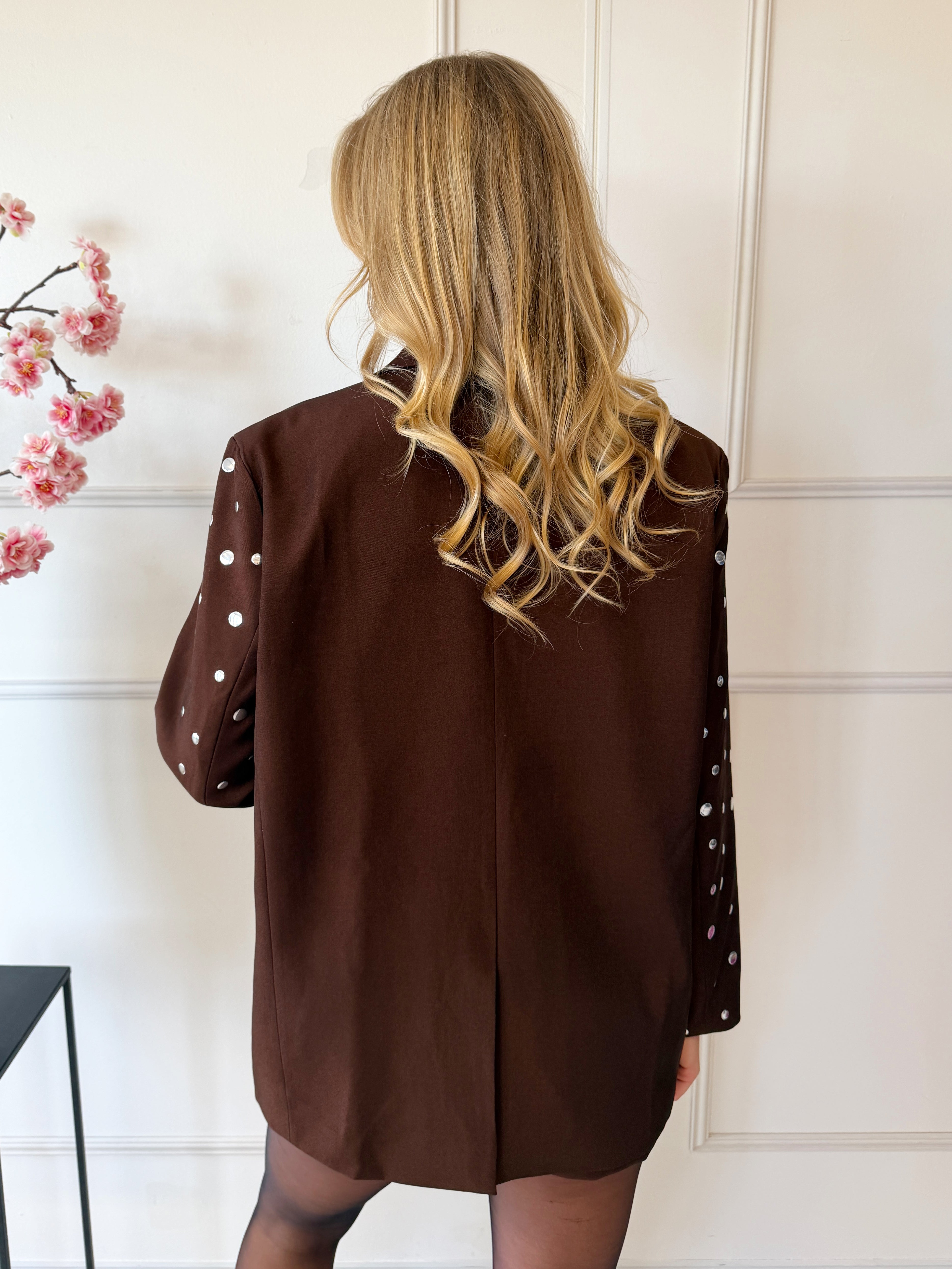 Limited Studs Blazer | Bruin