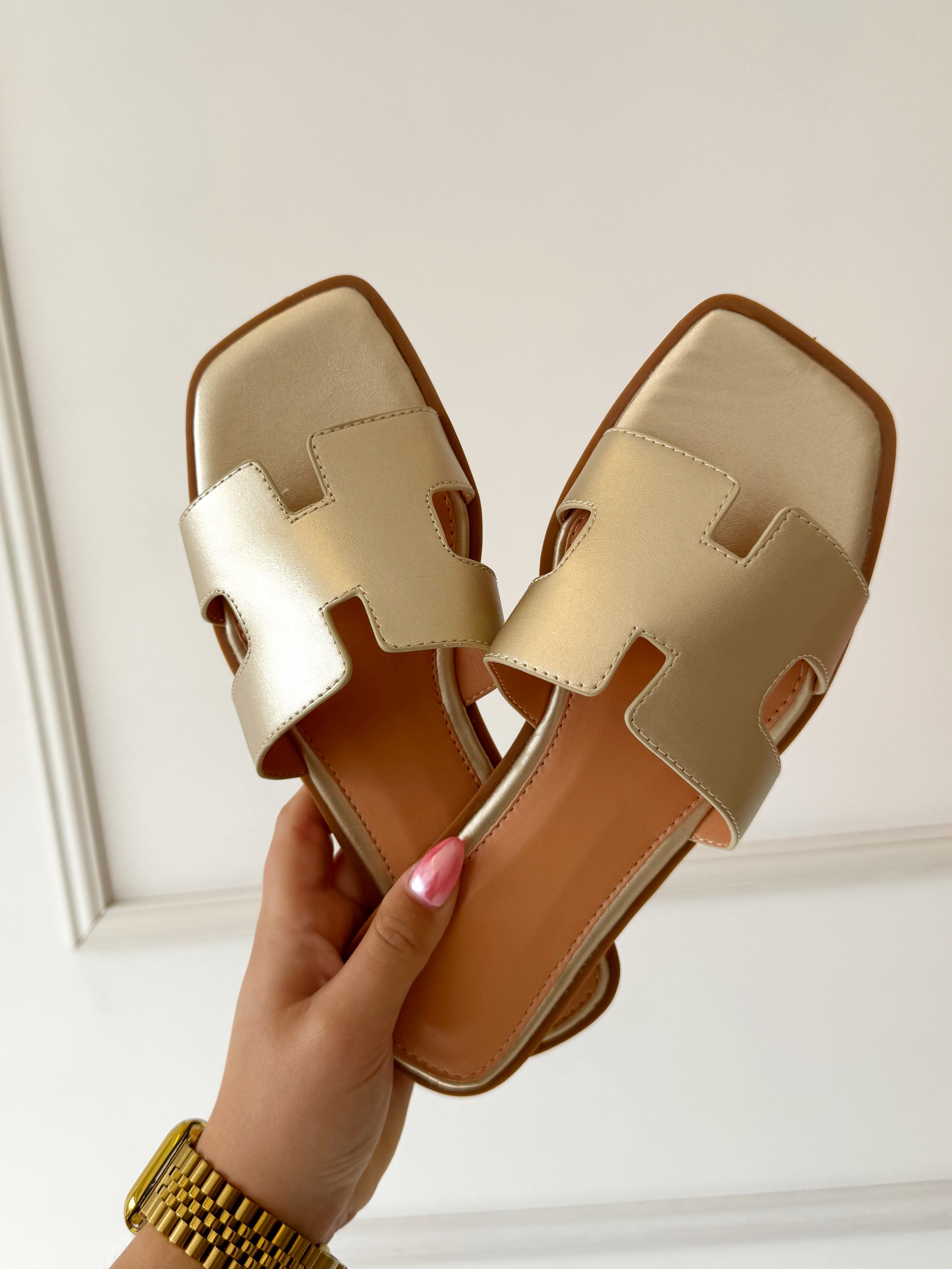 Inspired H Slippers | Goud