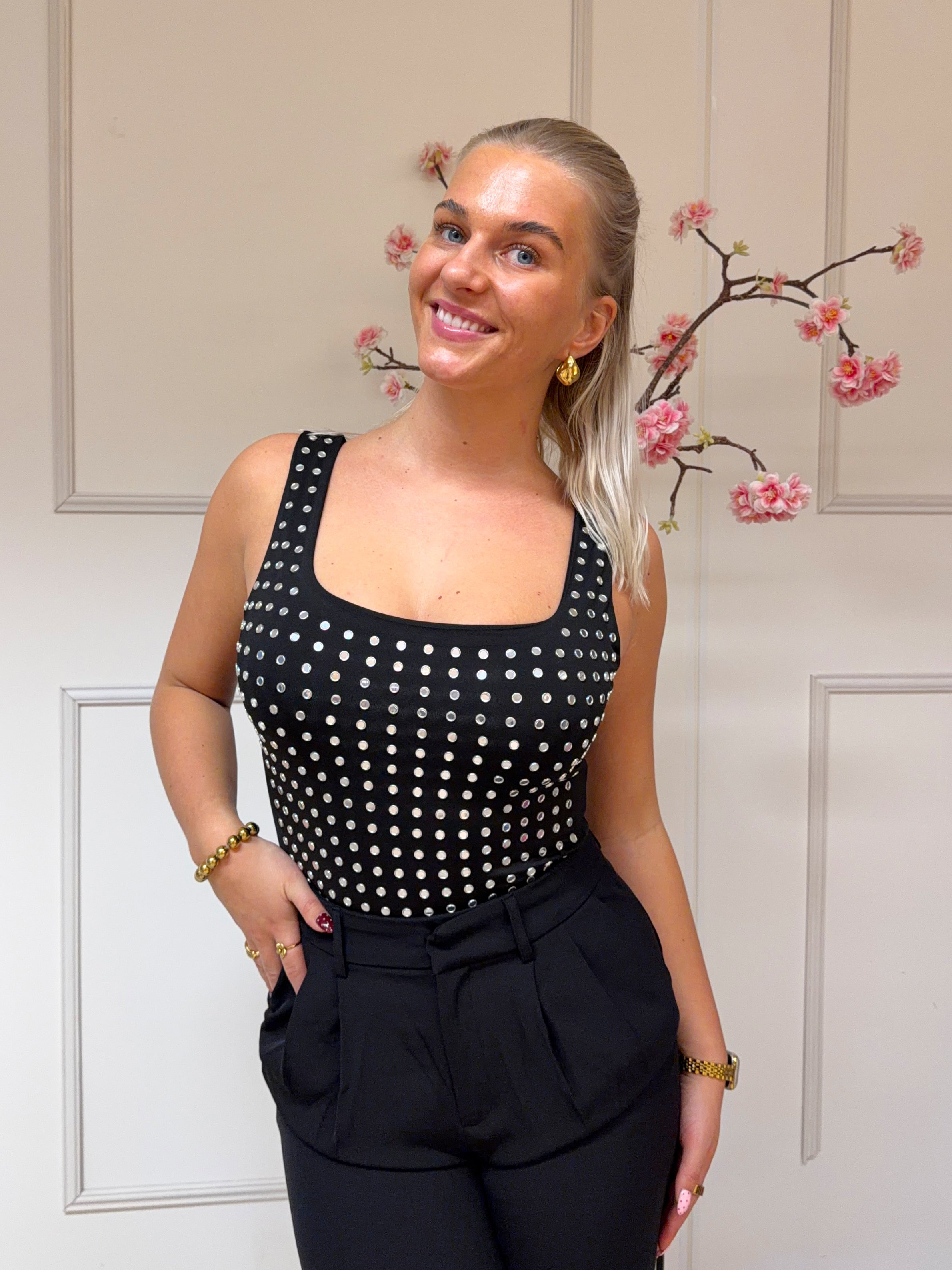 Limited Studs Body | Zwart