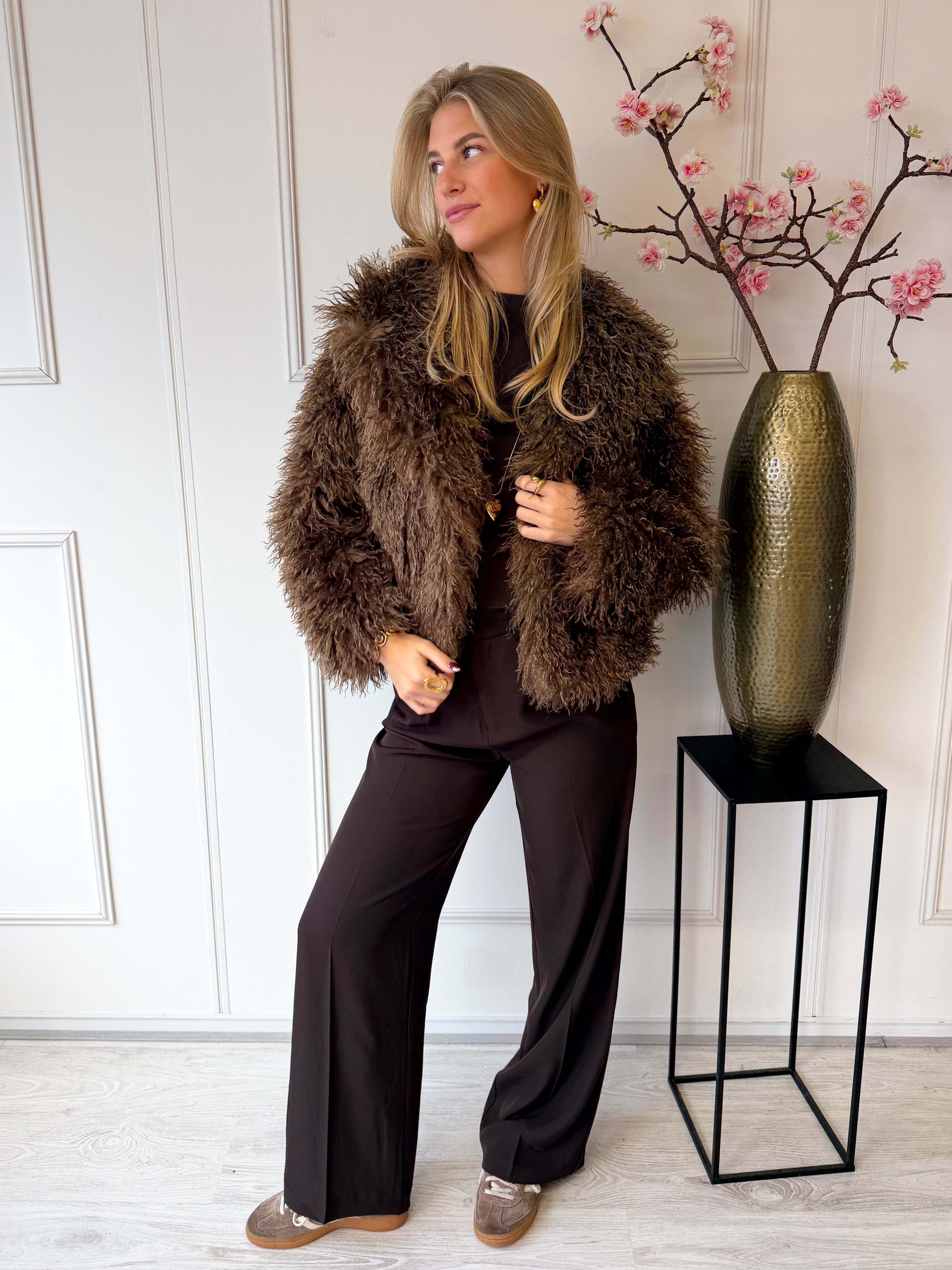 The Viral Fluffy Jas | Bruin