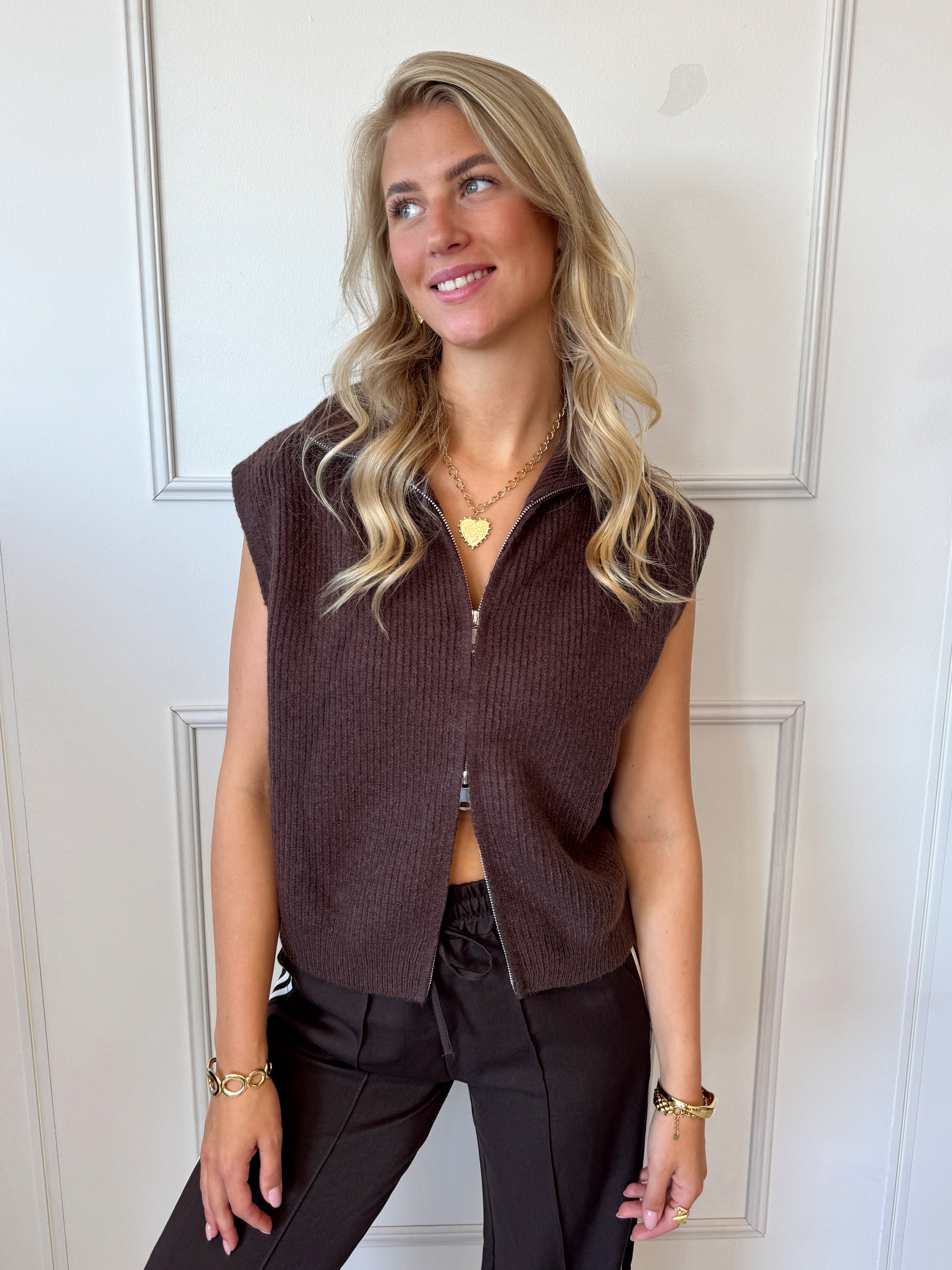 Raya Gilet | Bruin