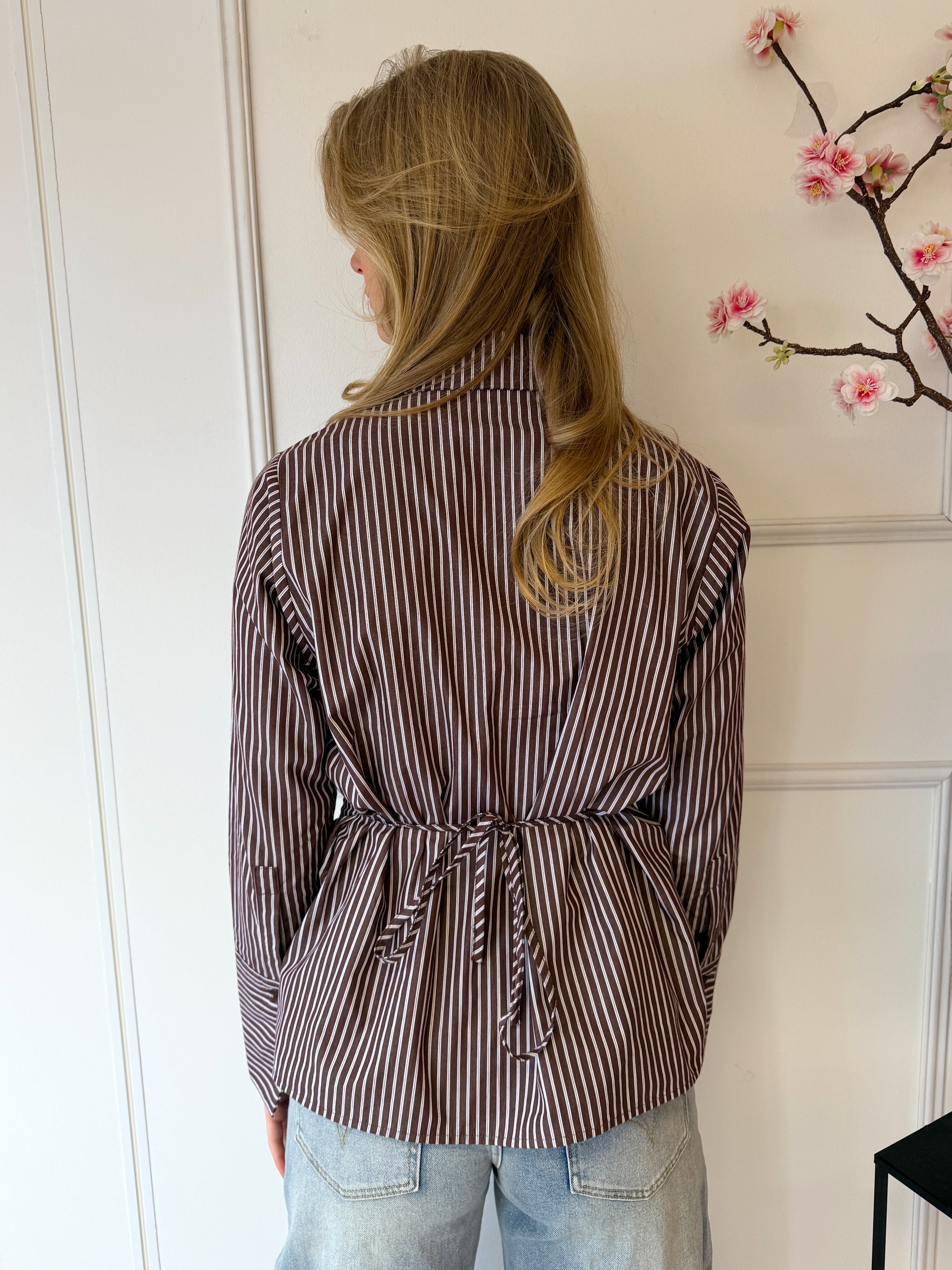 Striped Blouse met strik detail | Bruin