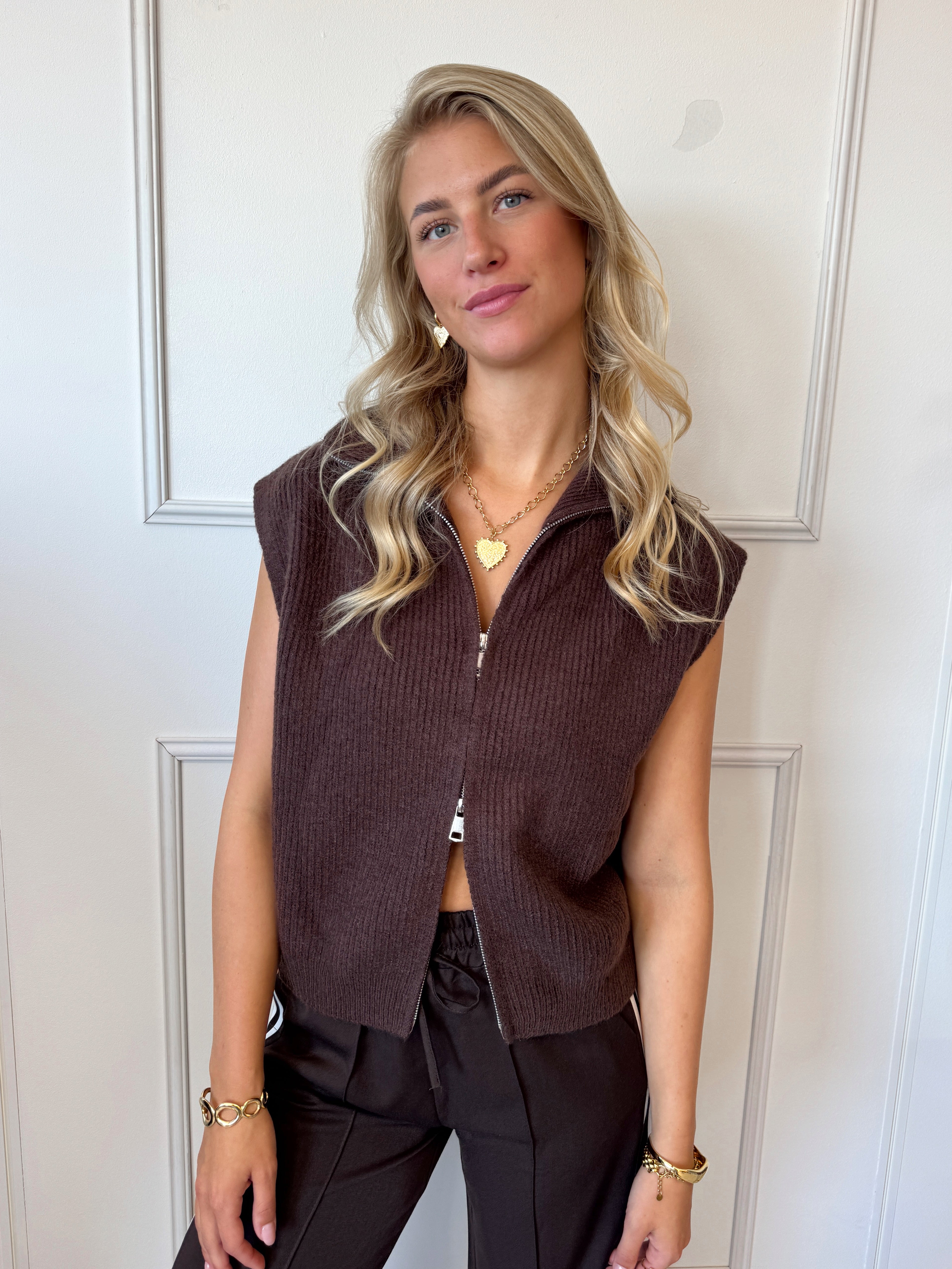 Raya Gilet | Bruin