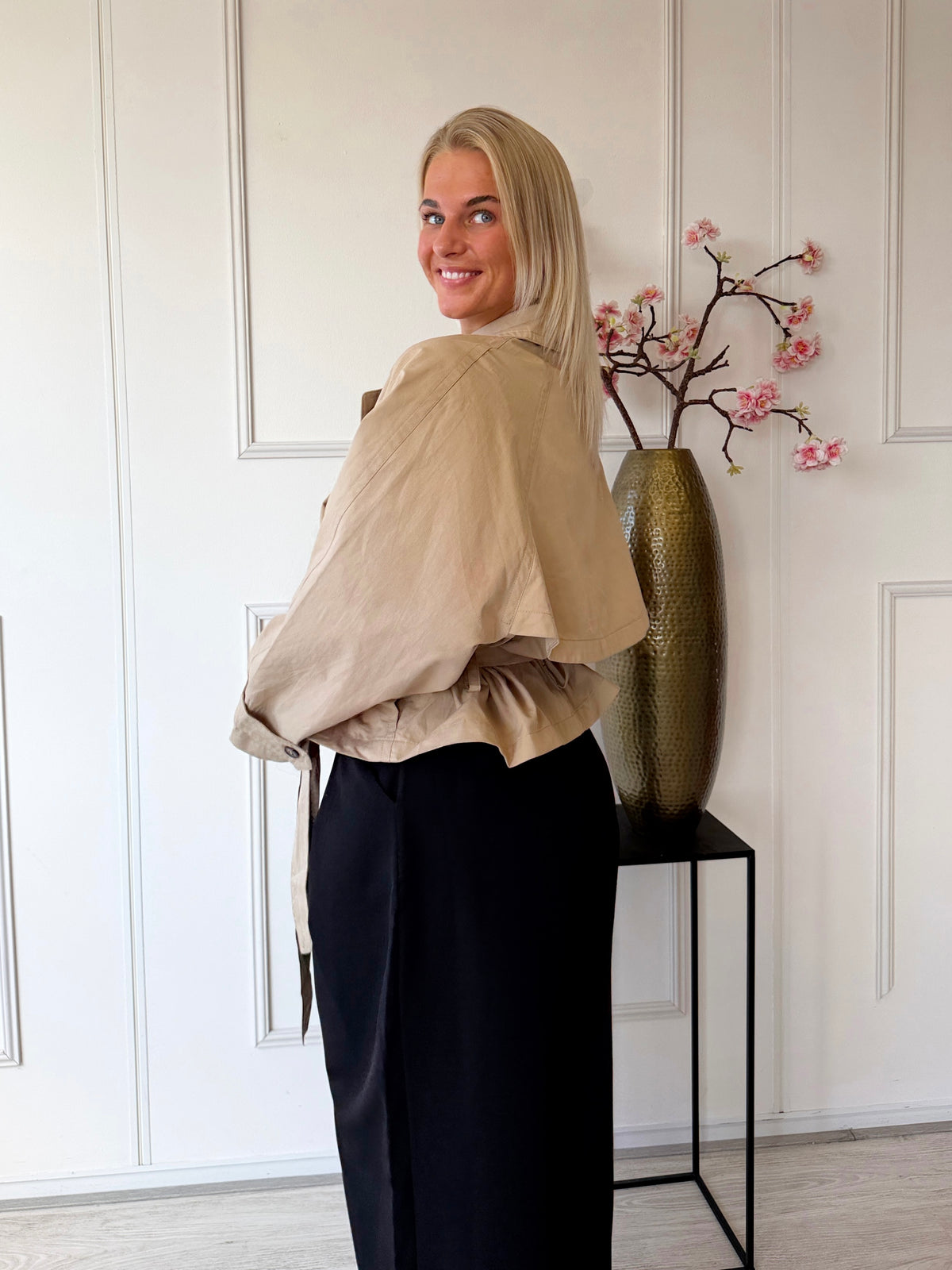 Sandy Korte Trench Coat | Ecru