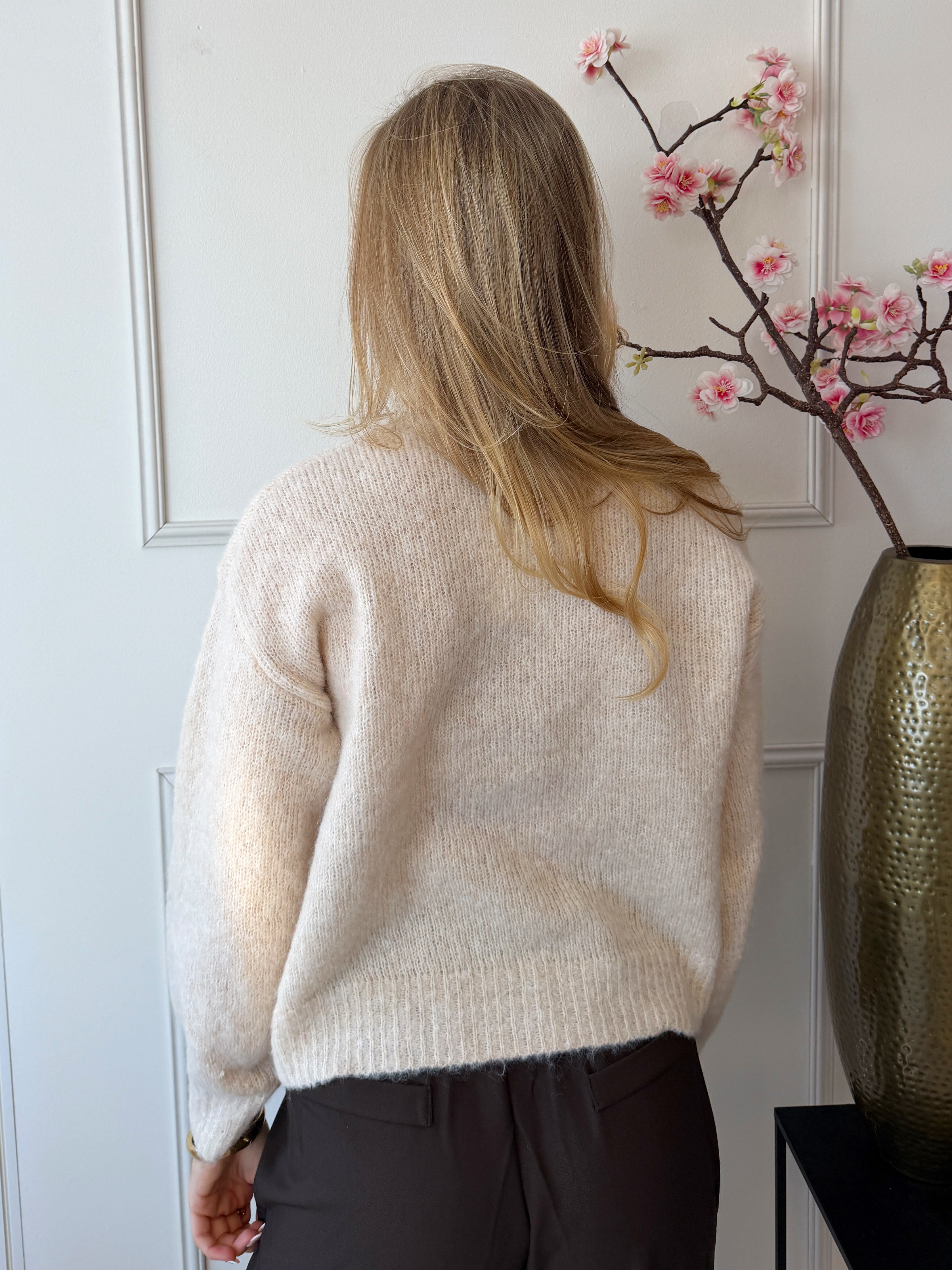 Kilky Trui met gouden knoopjes | Ecru