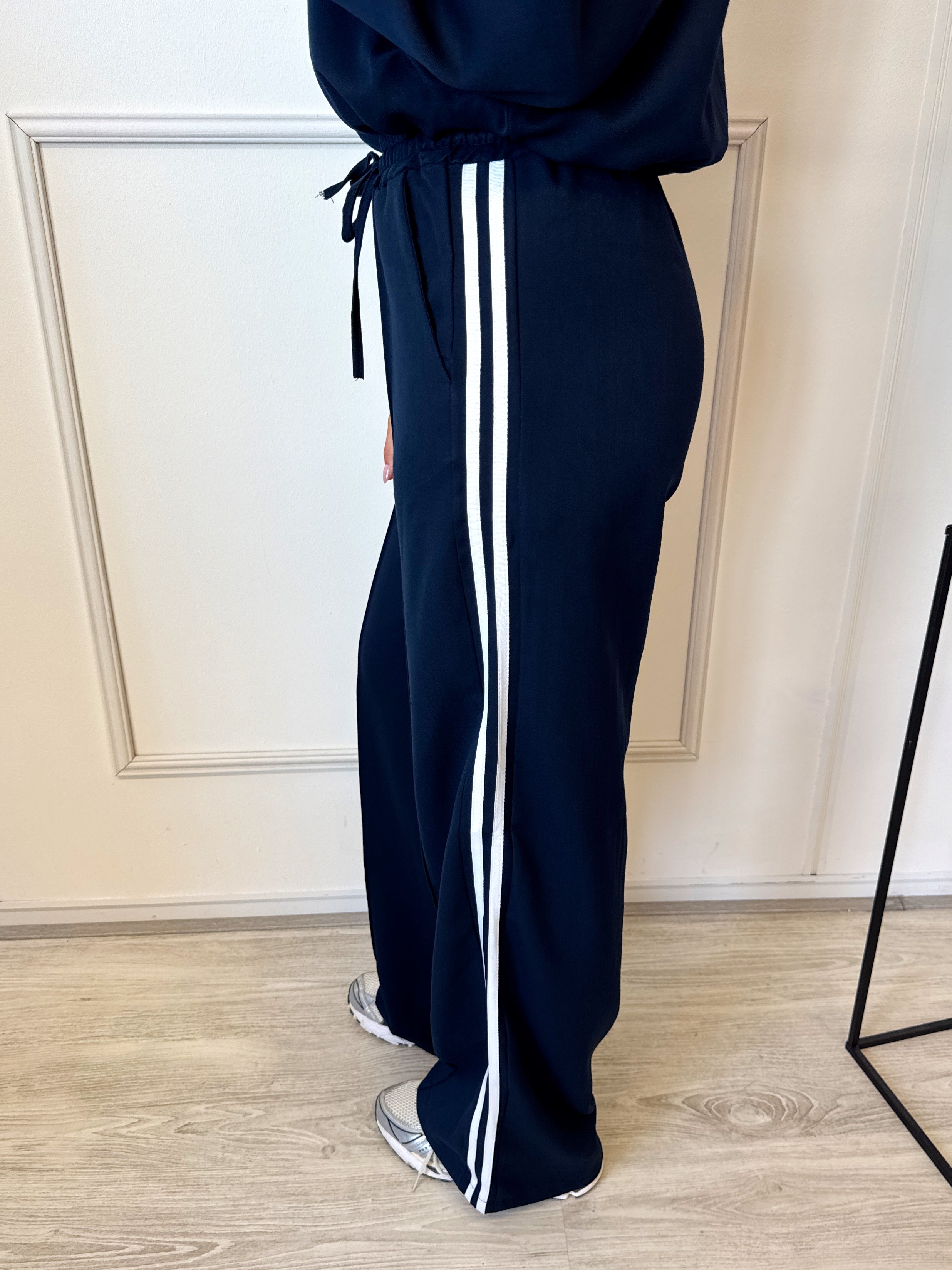 Straight Leg Stripe Pants | Navy
