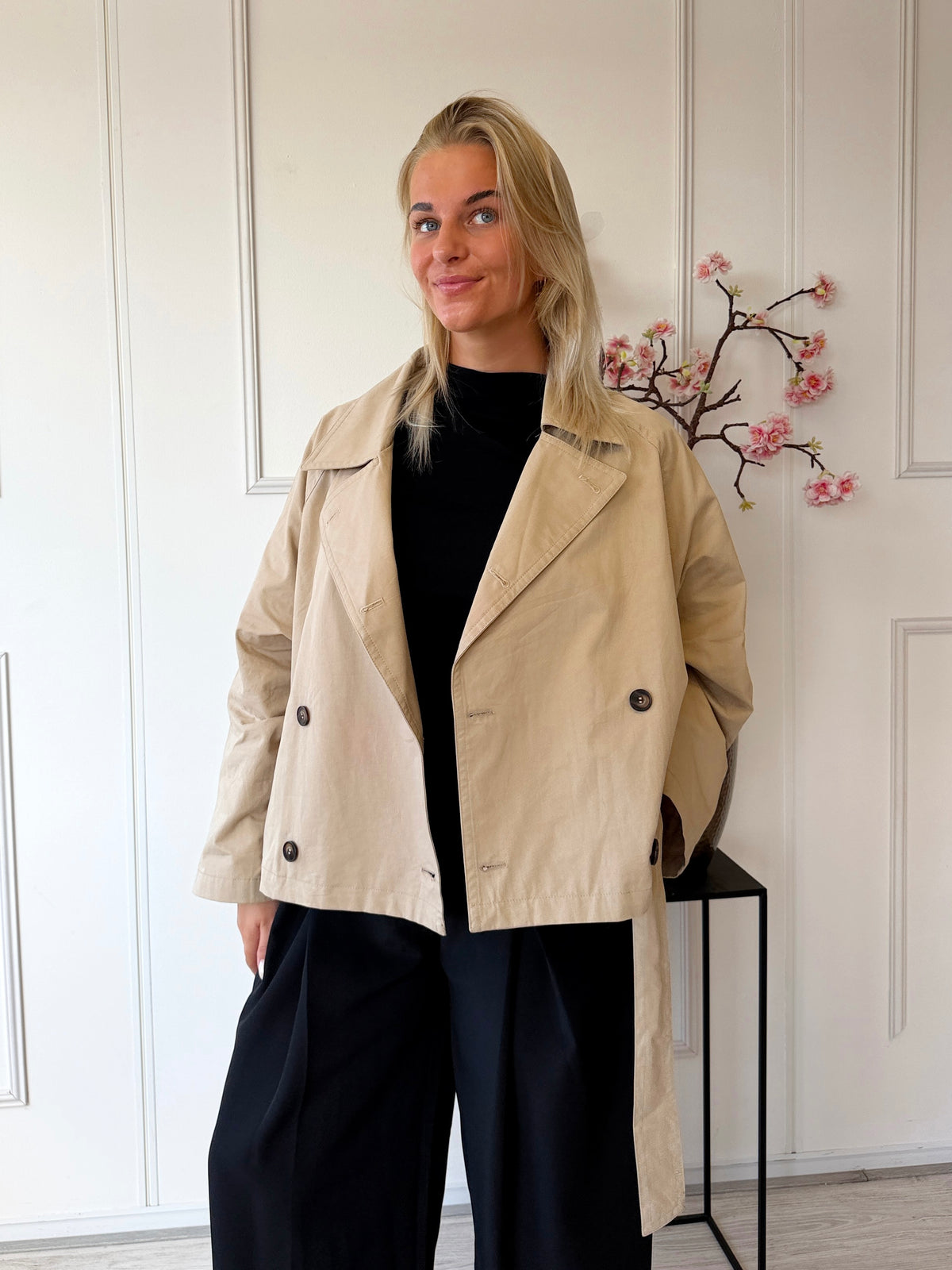 Sandy Korte Trench Coat | Ecru