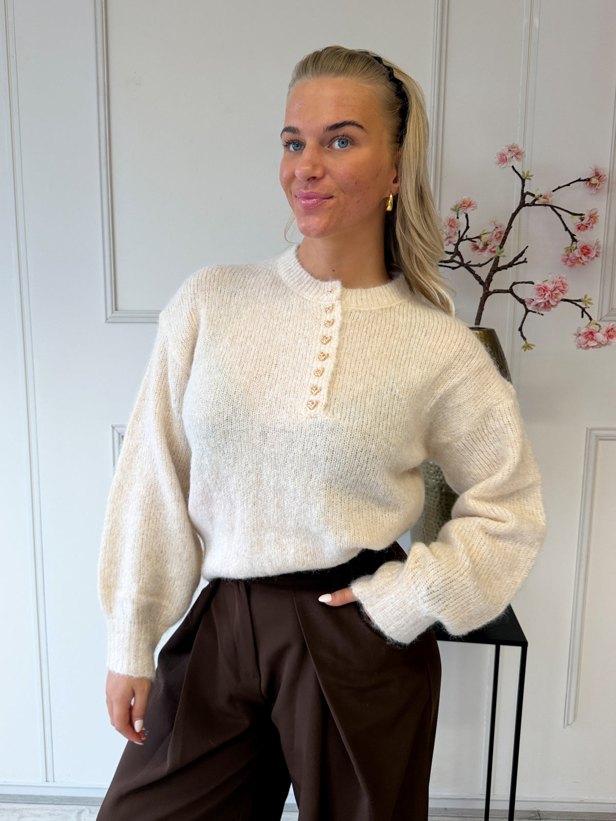 Kilky Trui met gouden knoopjes | Ecru