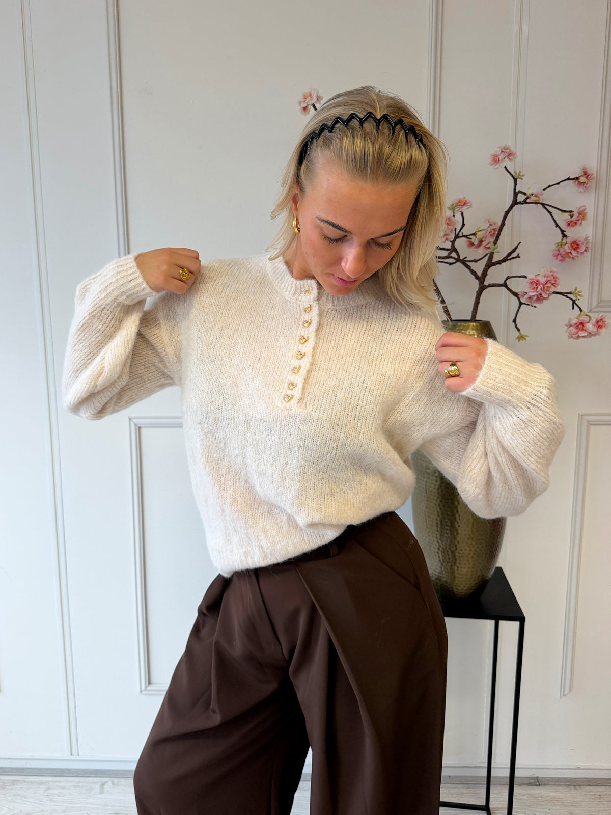 Kilky Trui met gouden knoopjes | Ecru